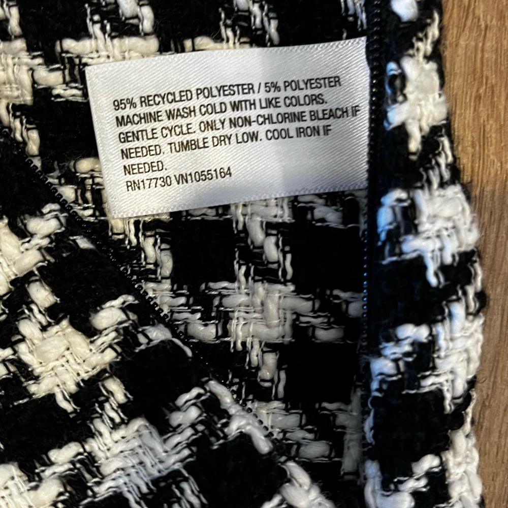 Black & White Houndstooth Mini Skirt - Picture 4 of 10